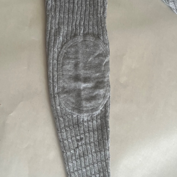 Massimo Dutti Gray Cable-Knit Patched Elbows V-Neck Cotton-Wool-Cashmere Sweater - Picture 10 of 10